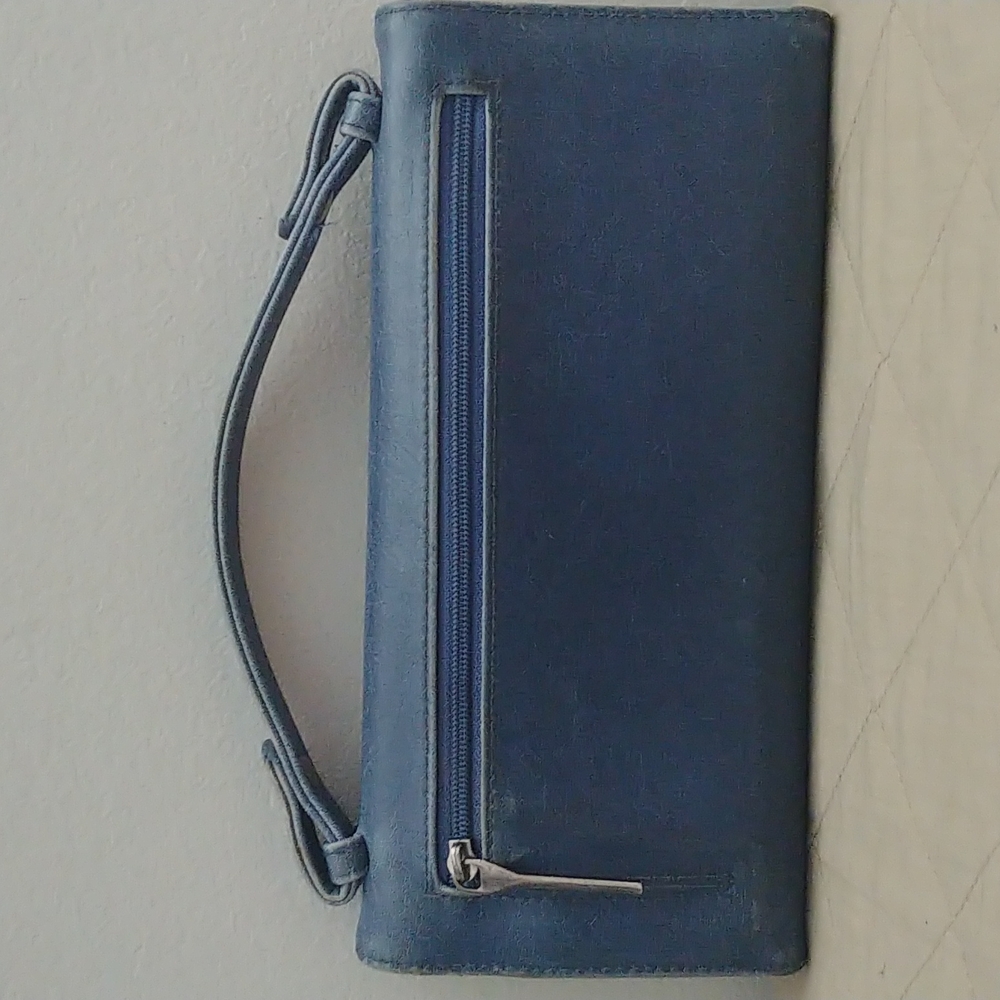 Matt & Nat Wallet - Picture 3 of 10